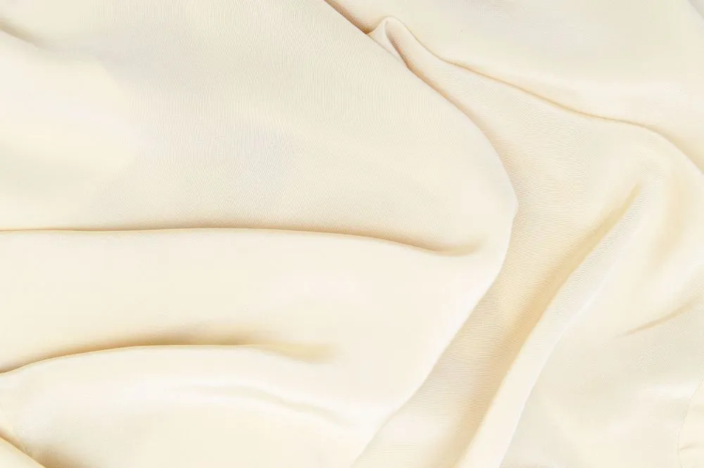 Ylellinen silkkikangas